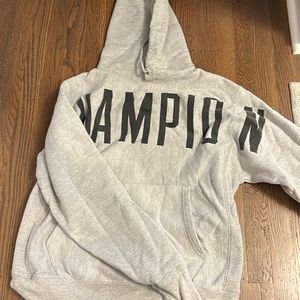 CHAMPION LOGO HOODIE OVERSIZED